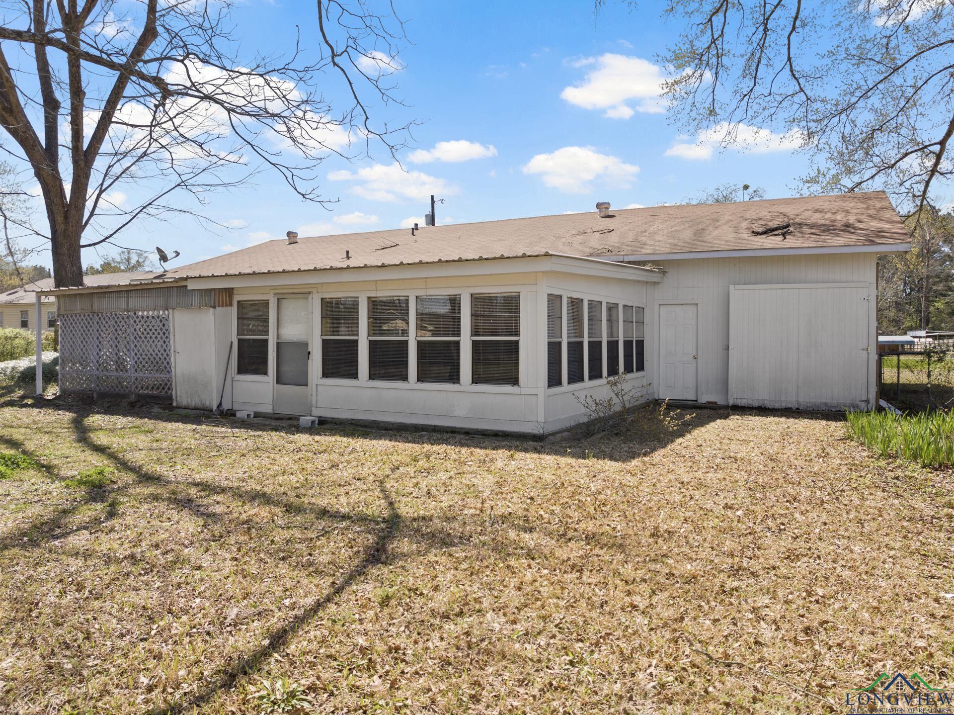 609 E Main St, Omaha, Texas image 31