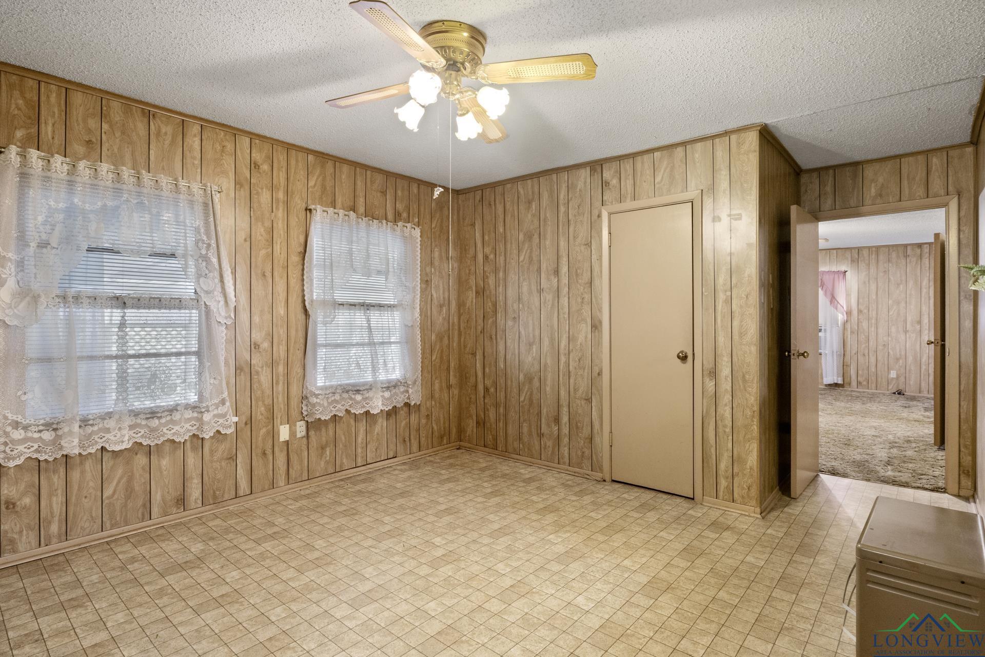 609 E Main St, Omaha, Texas image 13