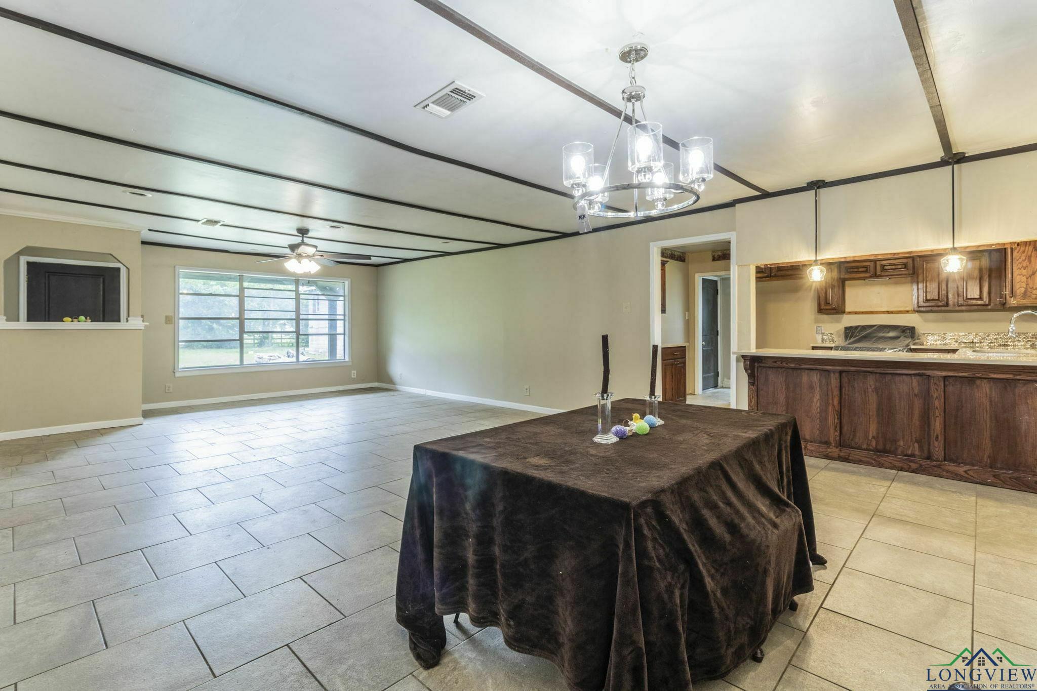 2820 W Upshur Avenue, Gladewater, Texas image 16
