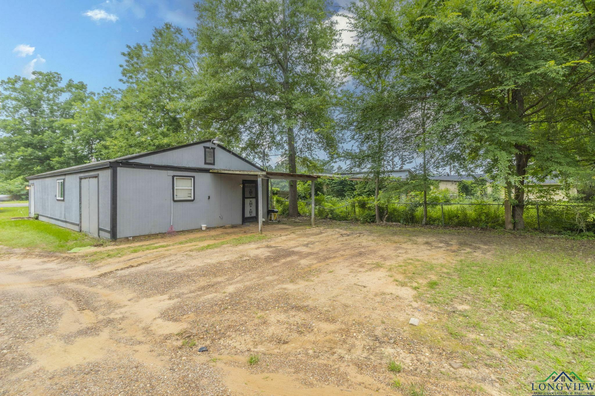 2820 W Upshur Avenue, Gladewater, Texas image 18