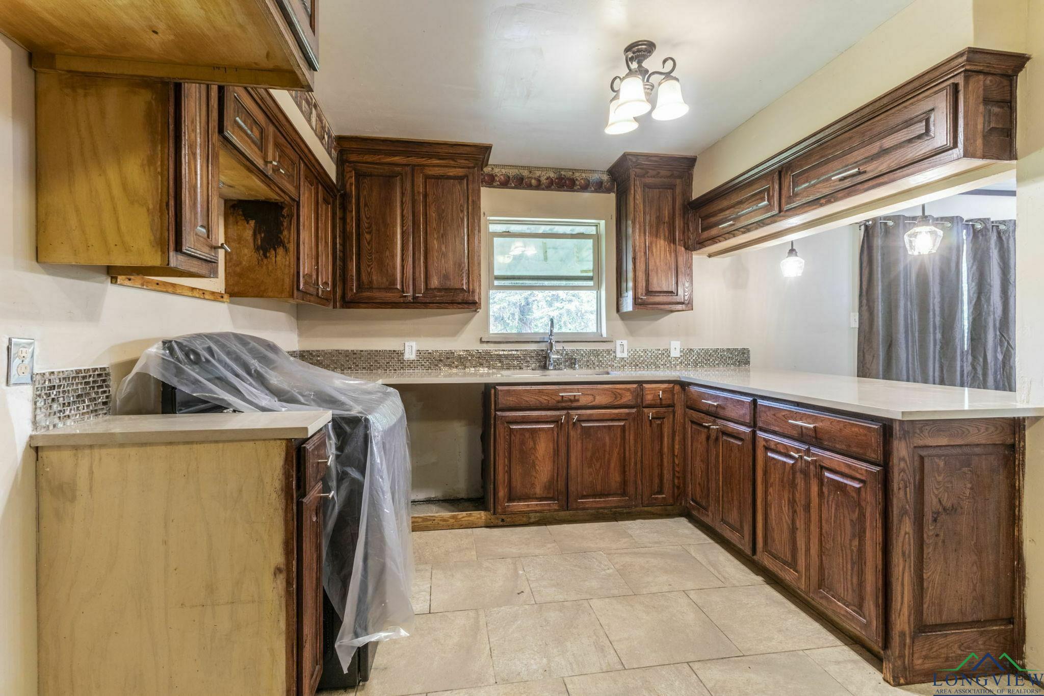 2820 W Upshur Avenue, Gladewater, Texas image 19