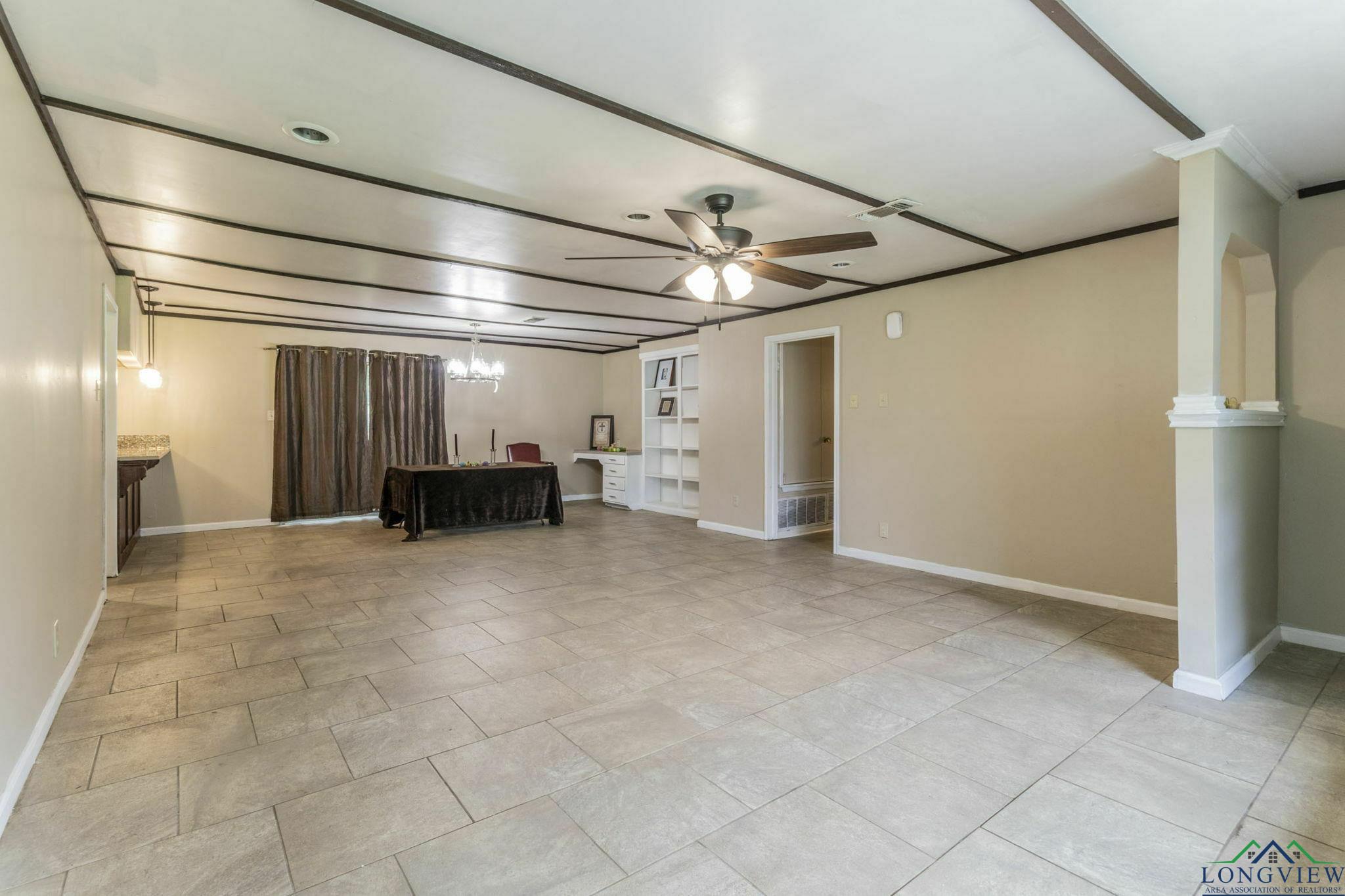 2820 W Upshur Avenue, Gladewater, Texas image 4
