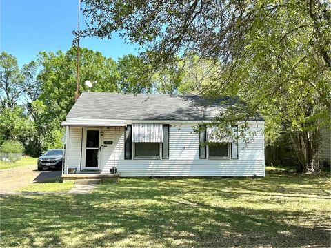 Homes For Sale - 3114 Broadway Blvd<br/> Kilgore, TX 75662