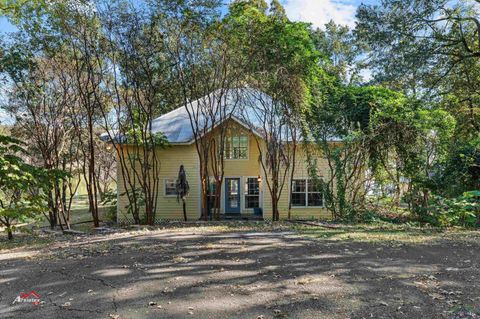 A home in Beckville