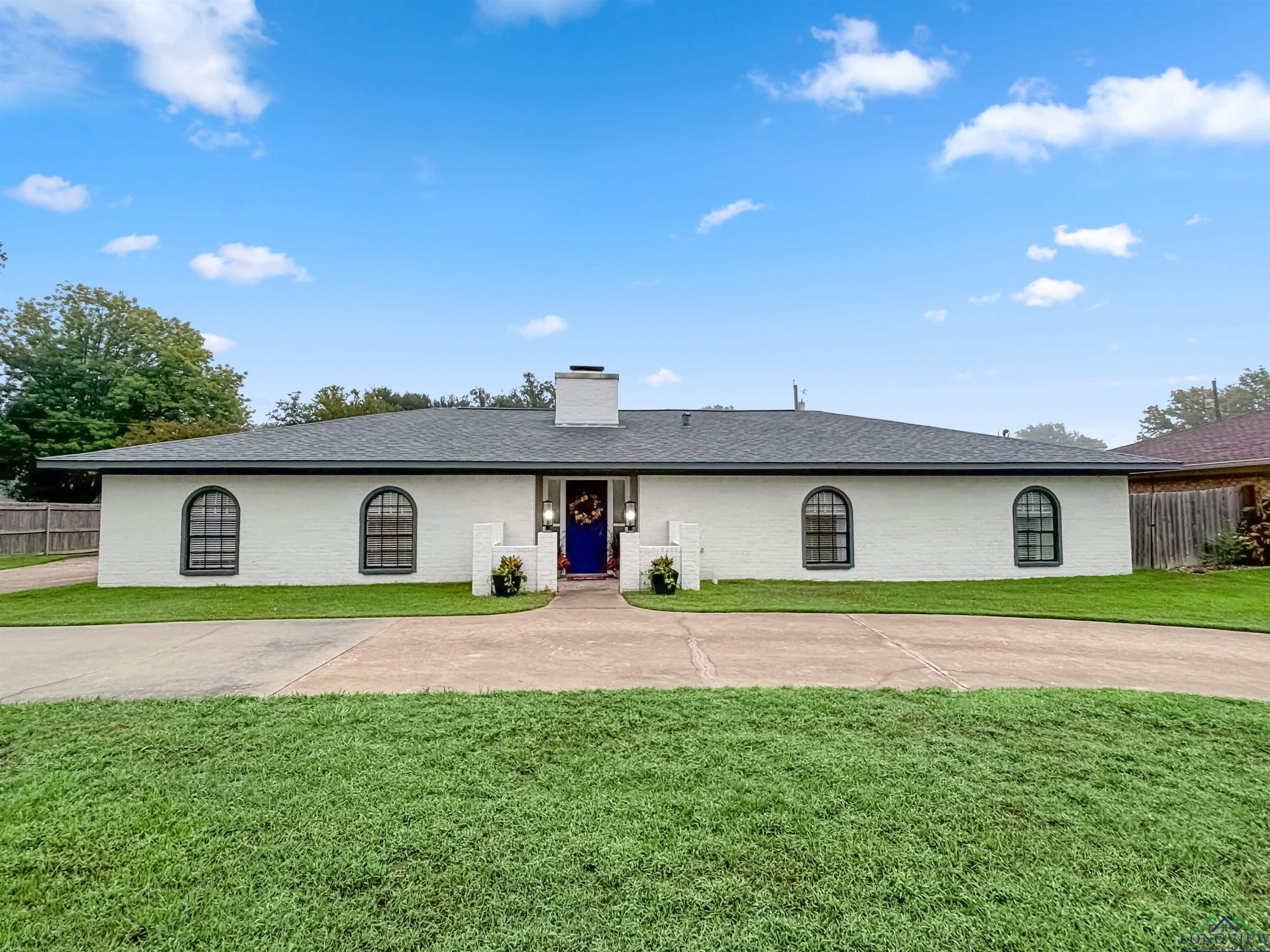 1103 S Evenside St, Henderson, Texas image 1