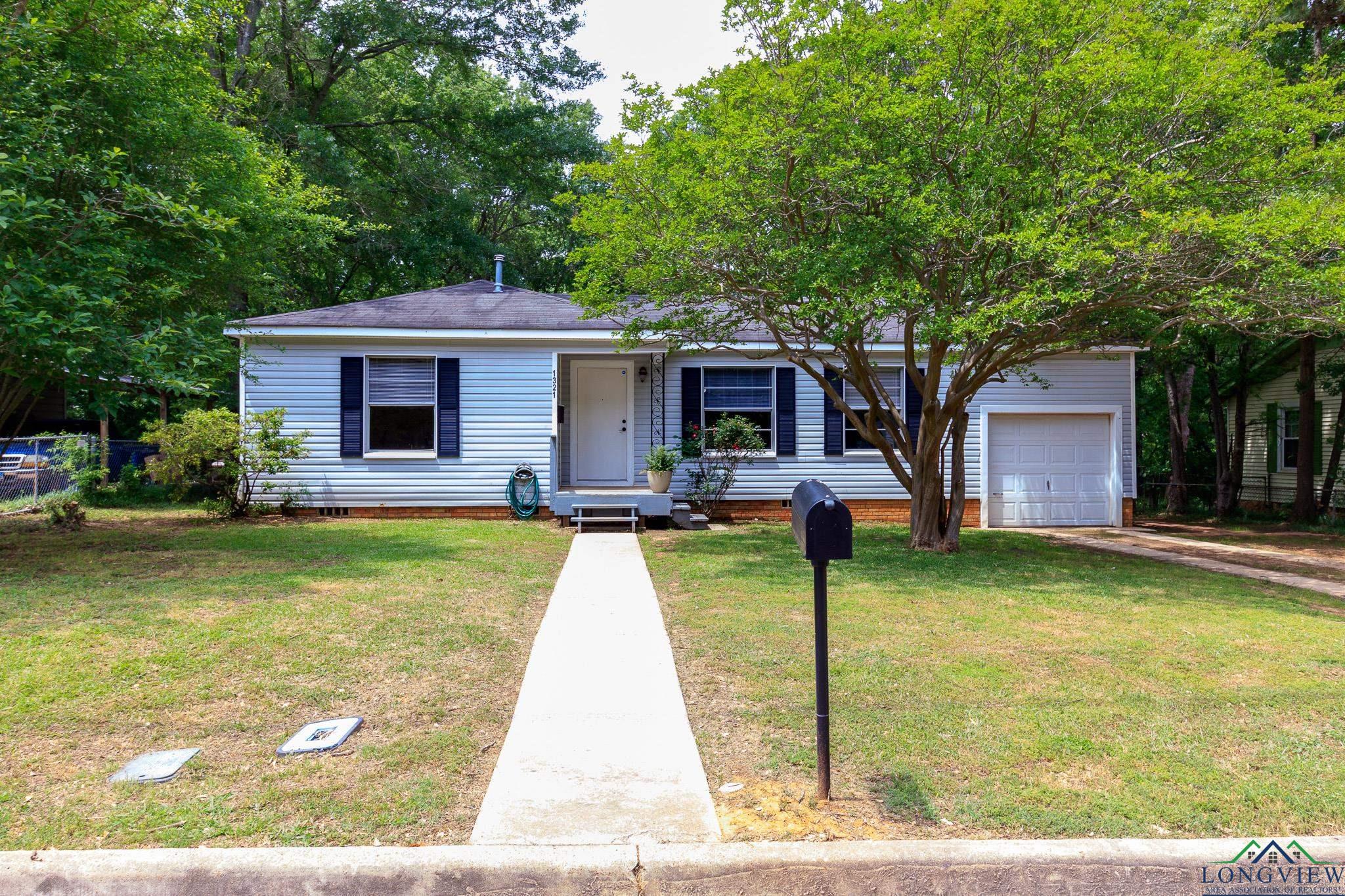 1321 Lake Drive, Longview, Texas image 3