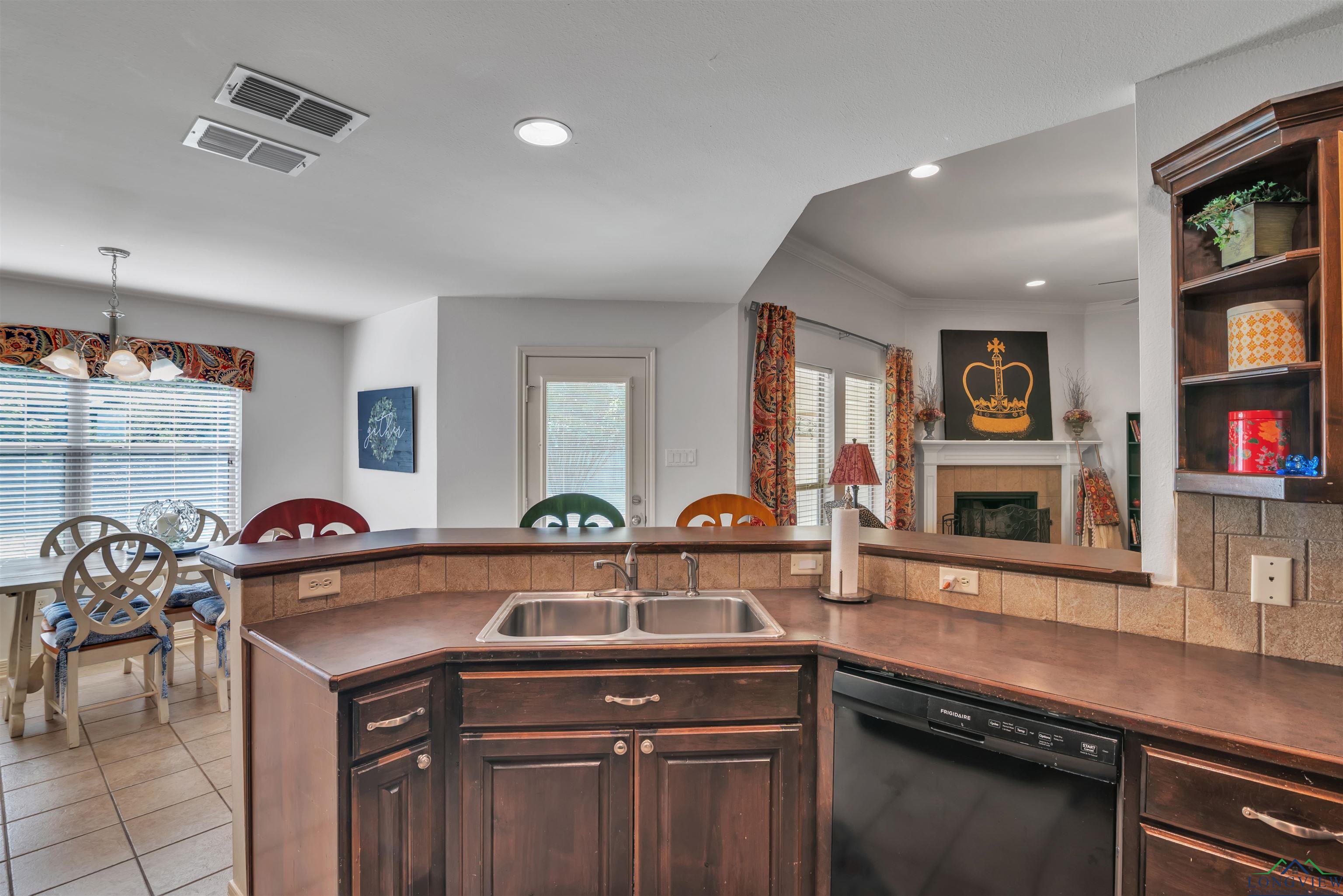 112 Labrador Lane, Hallsville, Texas image 11