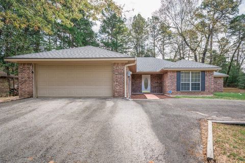 Homes For Sale - 264 Peaceful Valley Trail<br/> Wood County, Holly Lake Ranch, TX 75765