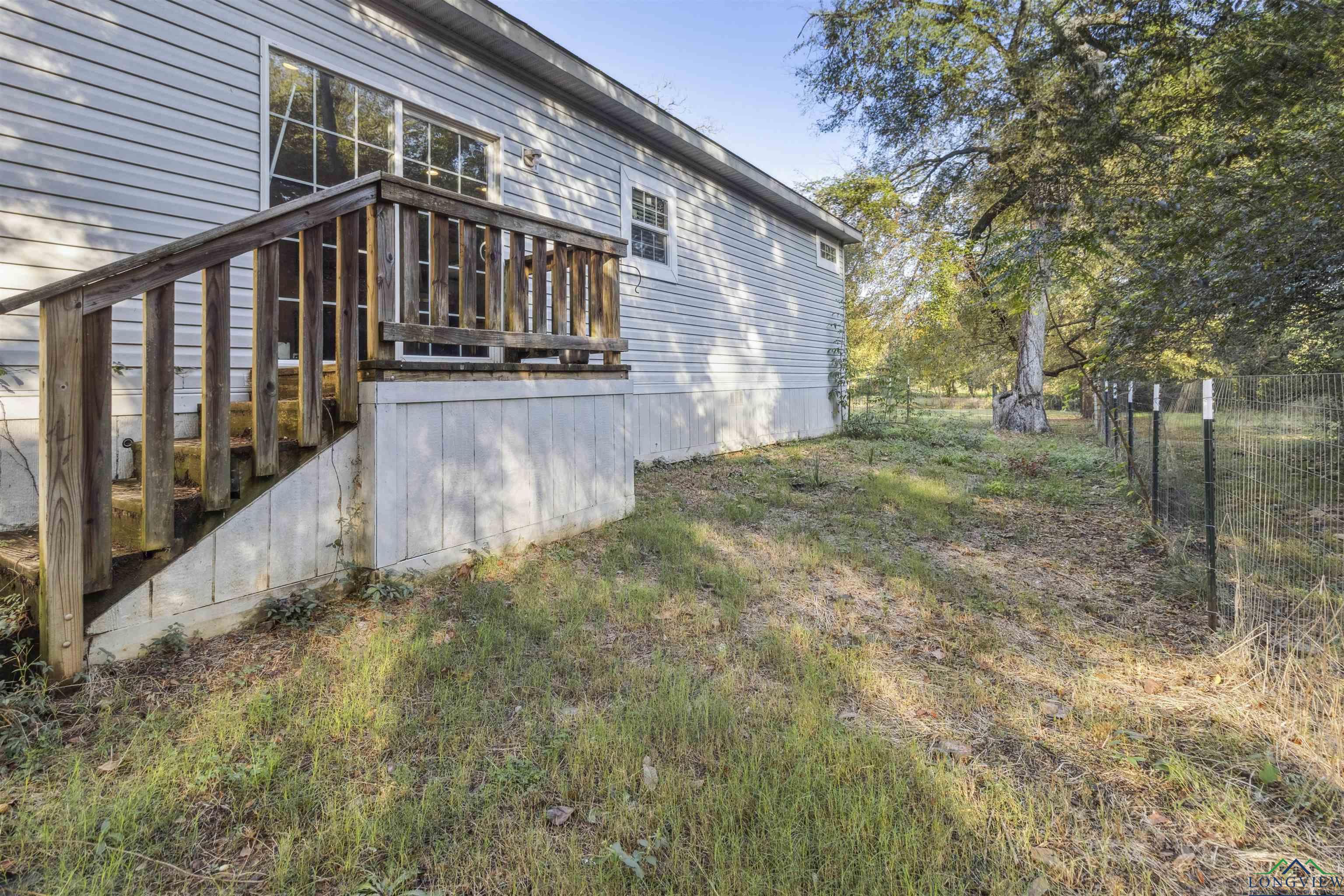 208 S Sun Camp Road, White Oak, Texas image 11