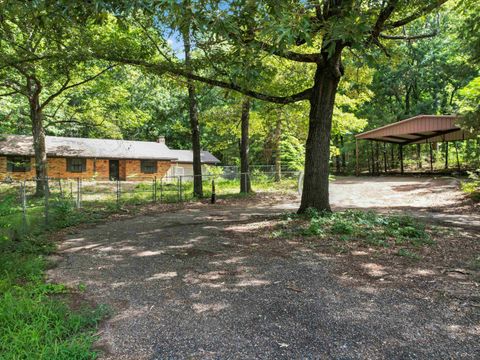 Homes For Sale - 186 County Road 2205<br/> Morris County, Daingerfield, TX 75638