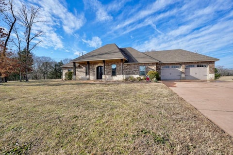 Homes For Sale - 601 Corrigan Trails Blvd<br/> Lindale, TX 75771