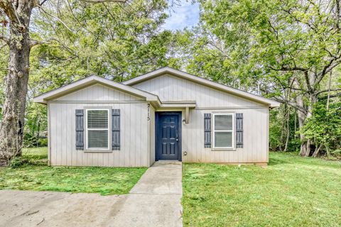 Homes For Sale - 2115 Victory<br/> Longview, TX 75602