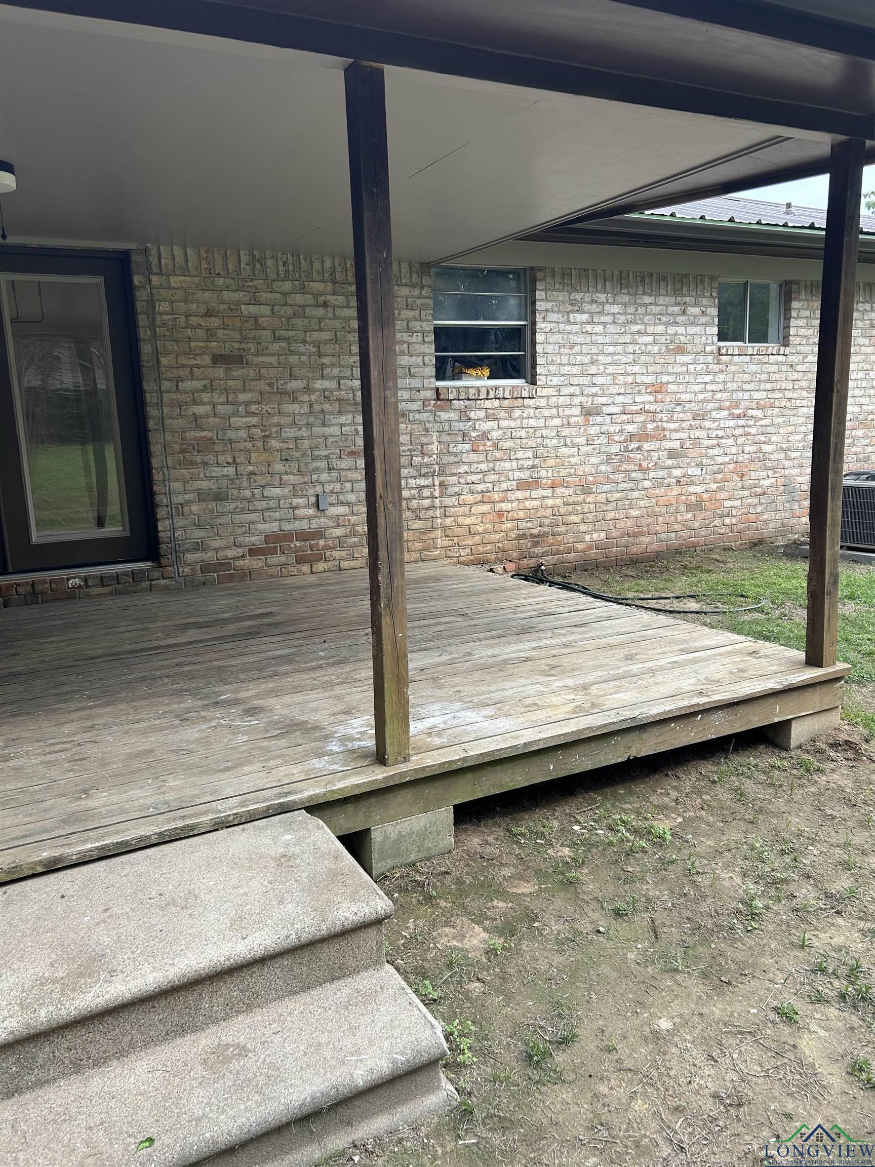 218 Lockhart St, Pittsburg, Texas image 16