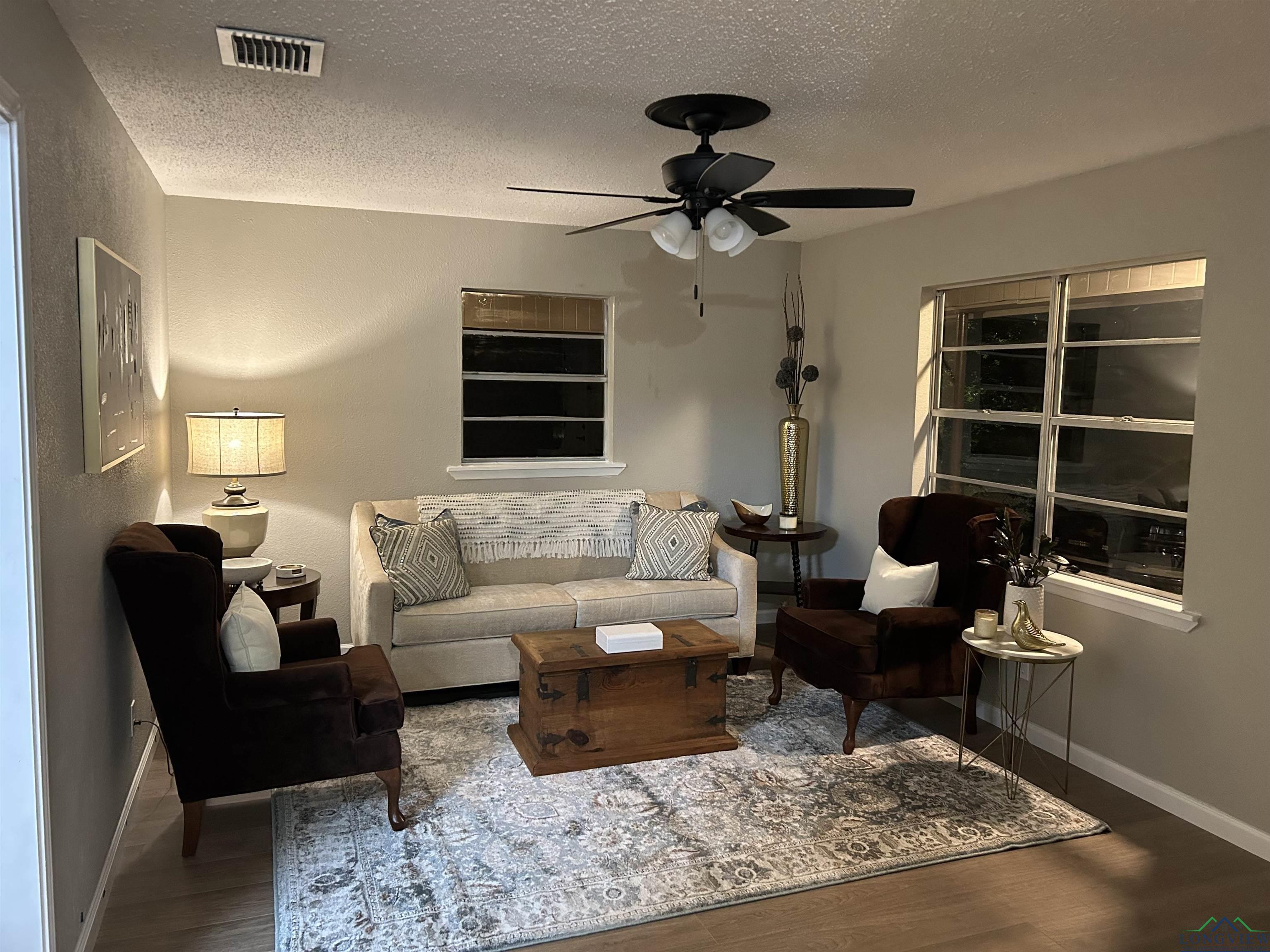 218 Lockhart St, Pittsburg, Texas image 3