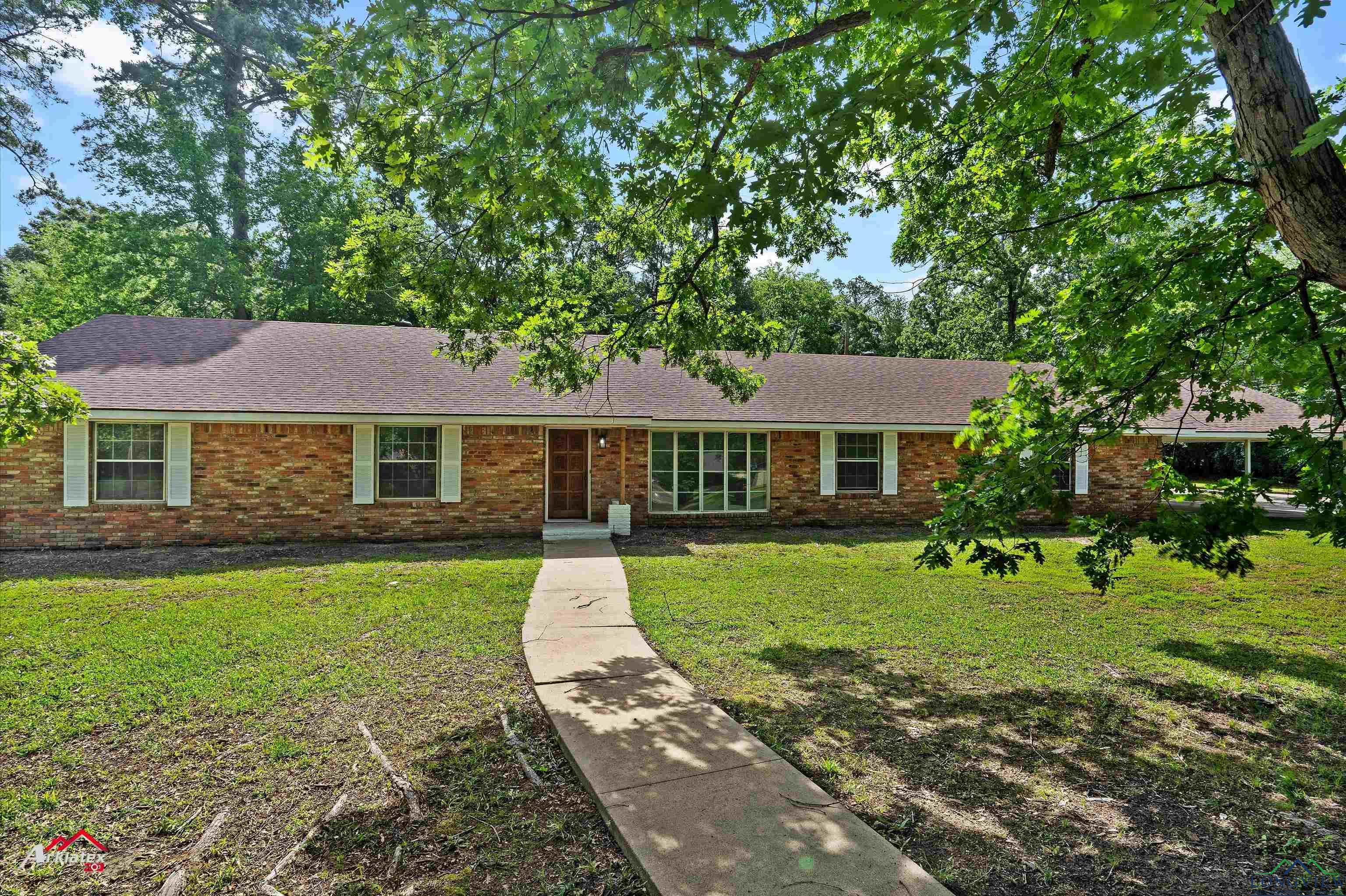 1001 Akin Dr, Longview, Texas image 1