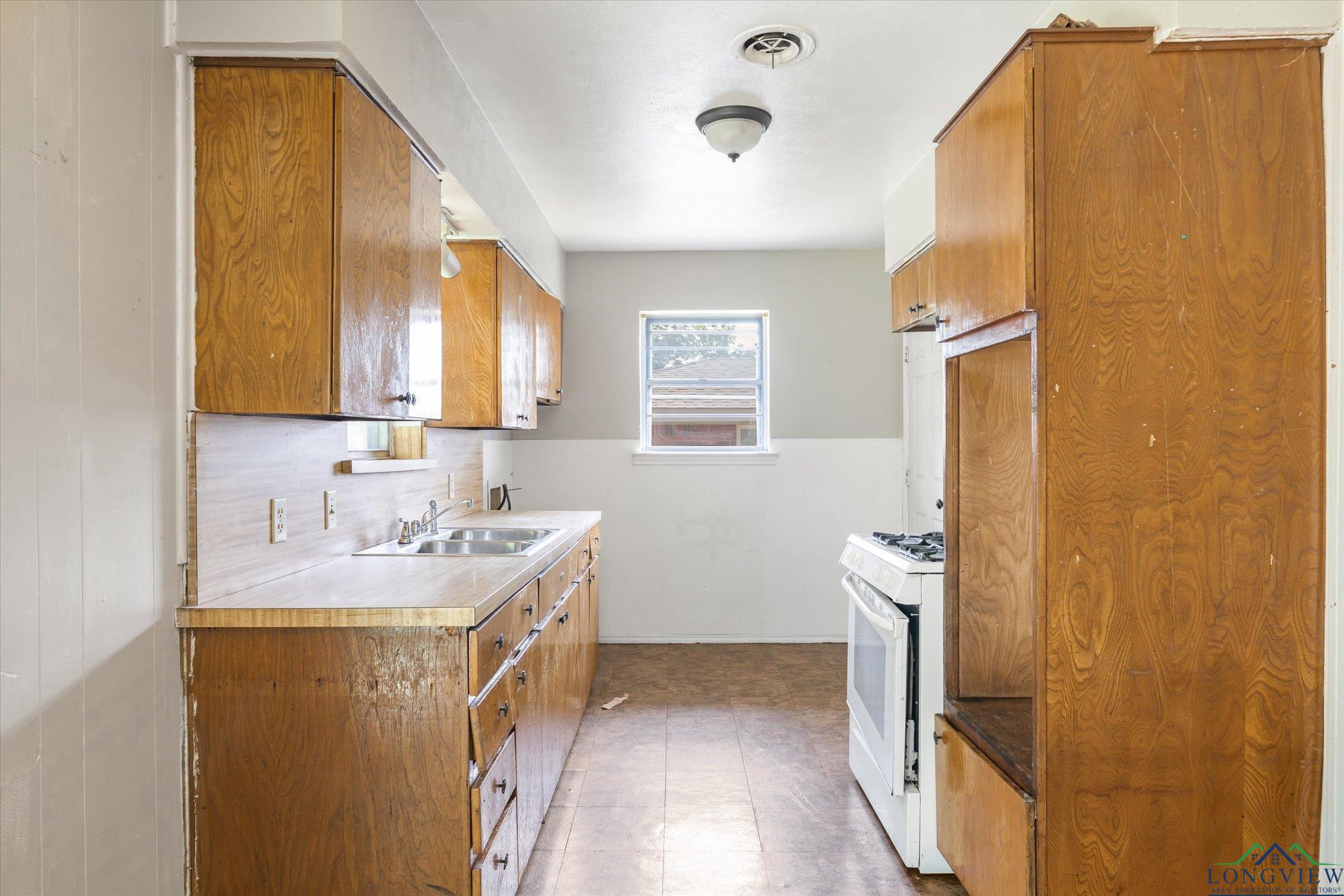 212 Cedar St, Cedar Hill, Texas image 7