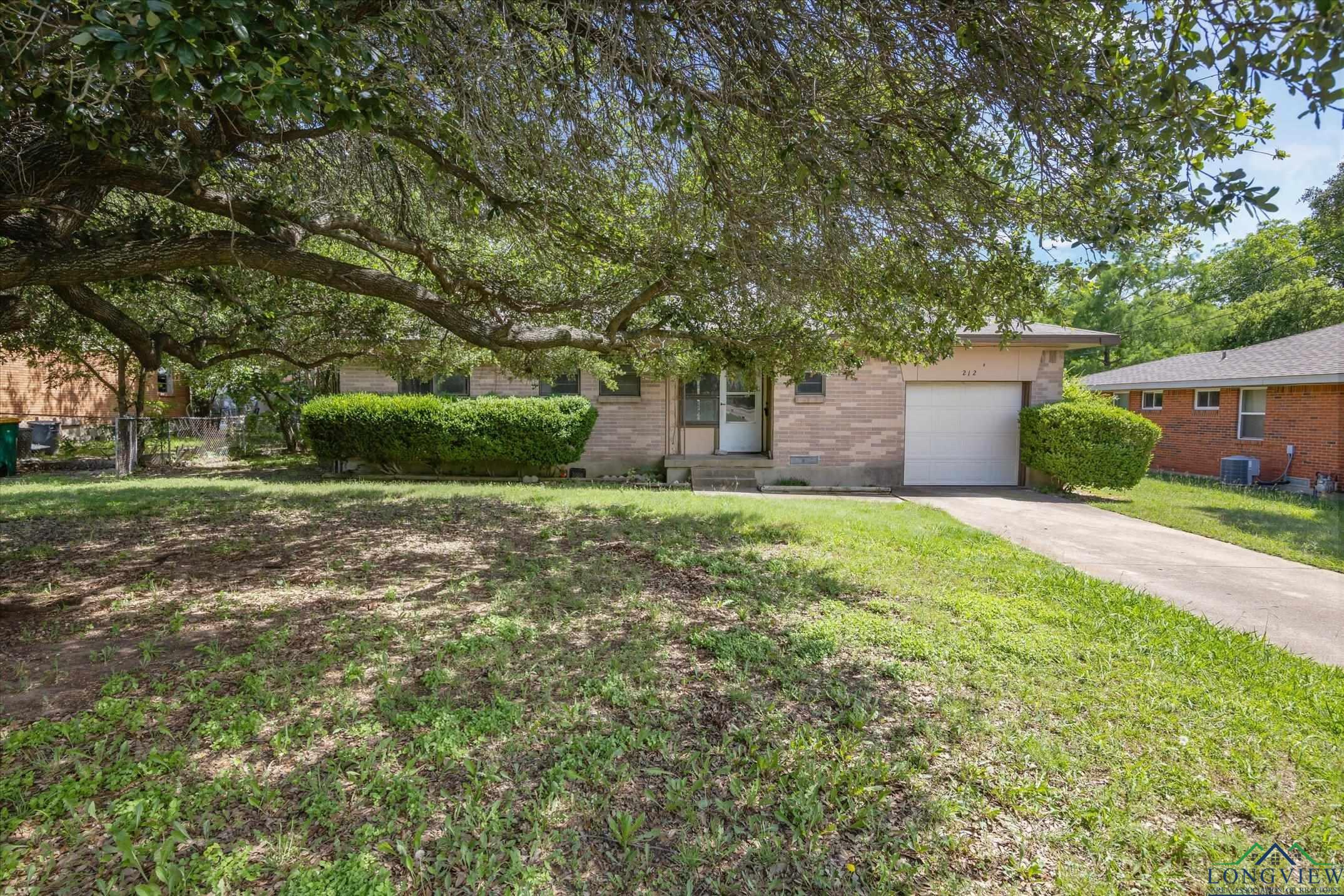212 Cedar St, Cedar Hill, Texas image 3