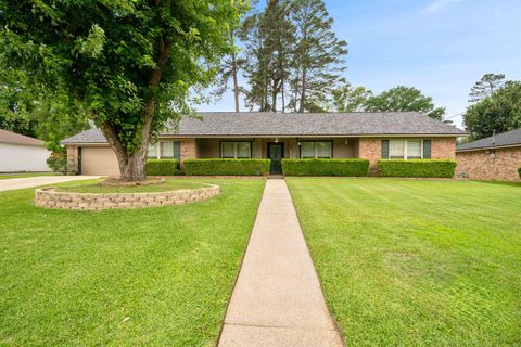 Homes For Sale - 505 Country Club Dr<br/> Marshall, TX 75672