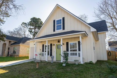 A home in Gladewater