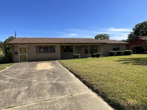 Homes For Sale - 1605 S Robison Rd<br/> Texarkana, TX 75501