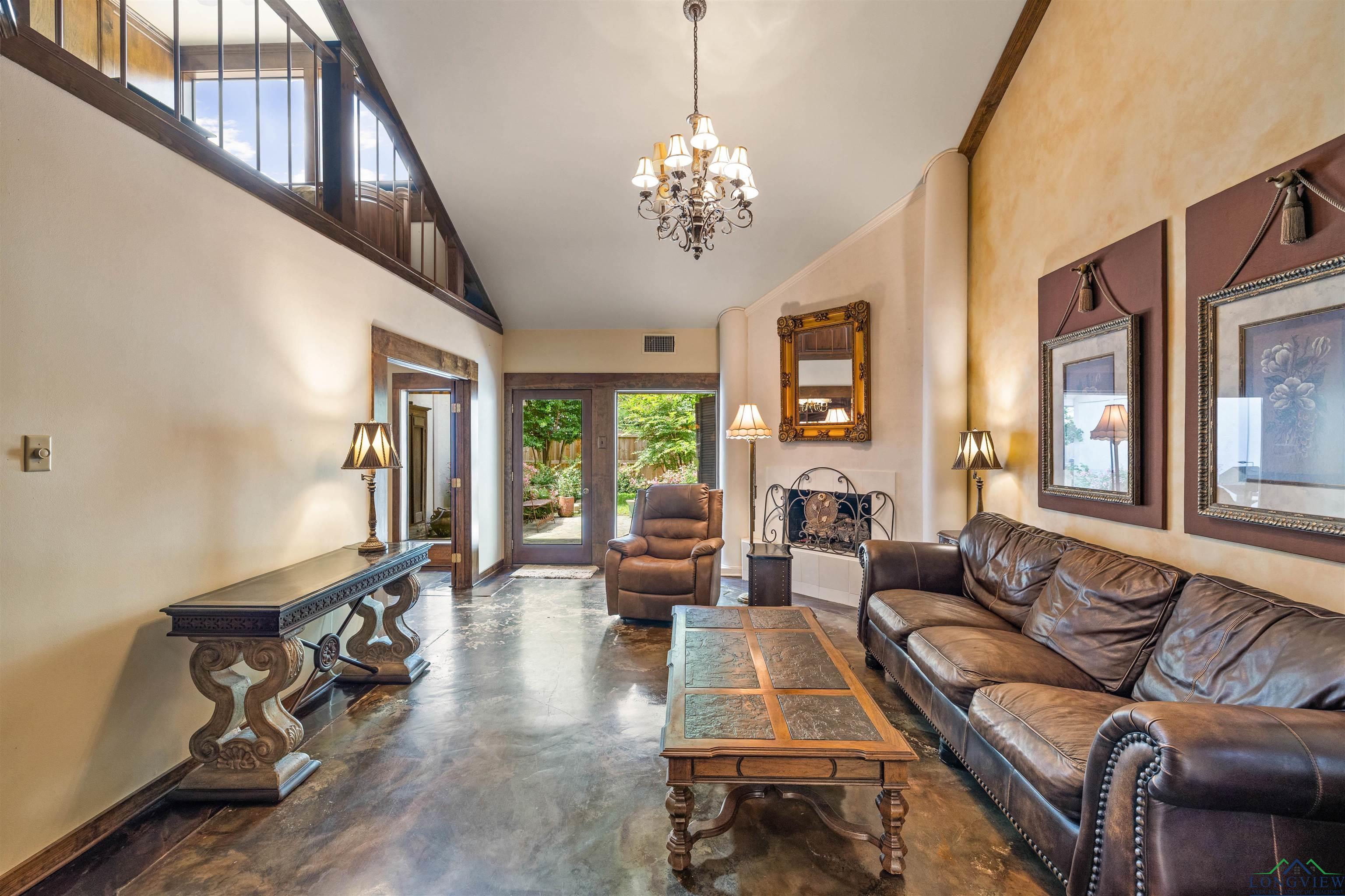 1011 Town Lake Dr, Longview, Texas image 8
