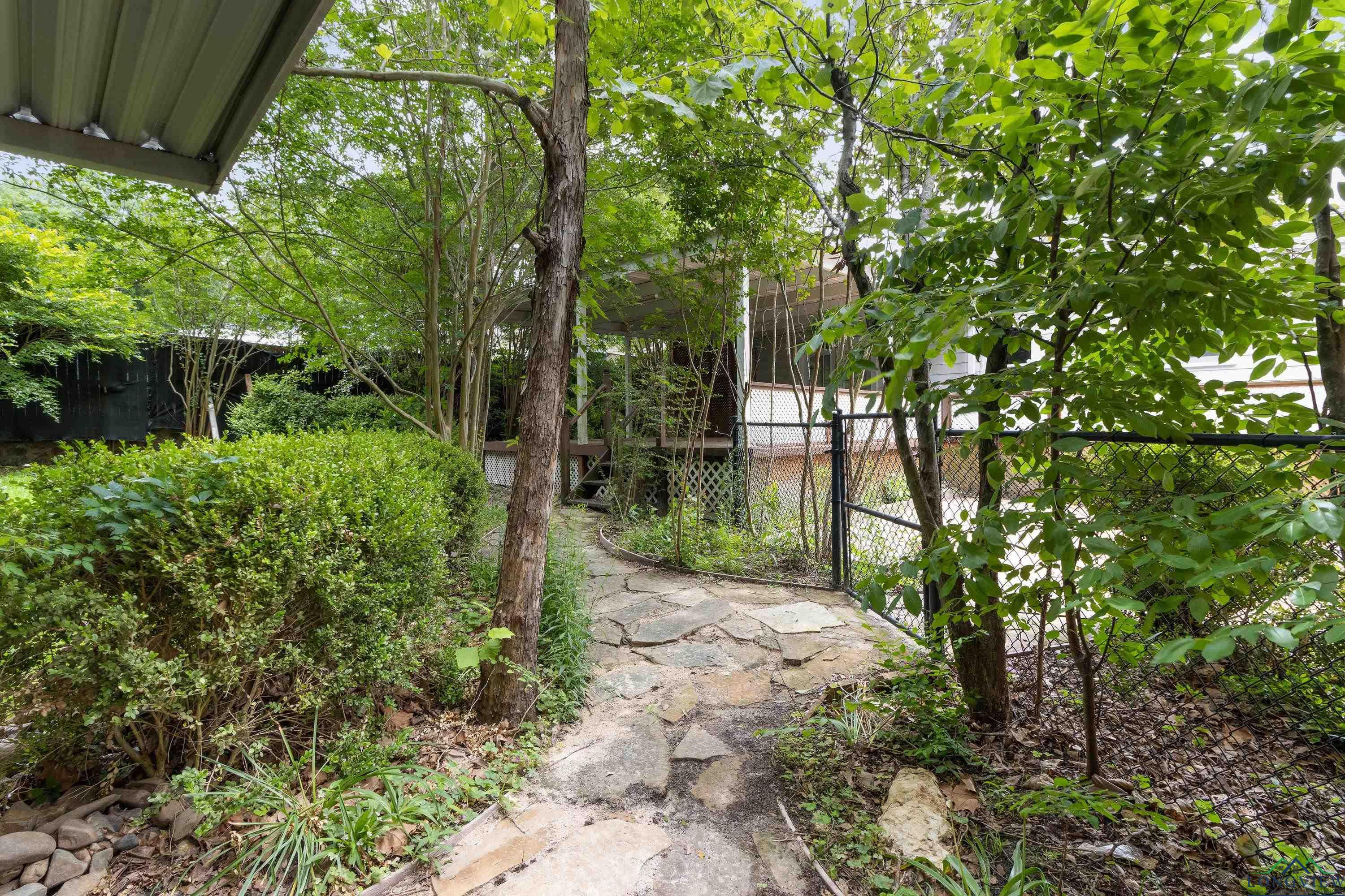 514 W Main St, Henderson, Texas image 32