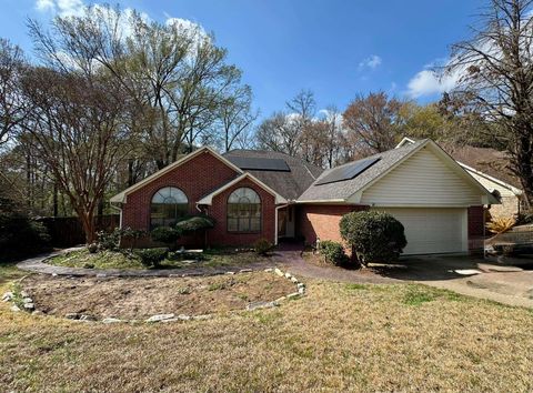 Homes For Sale - 1015 Deer Park Ct<br/> Gregg County, Longview, TX 75604