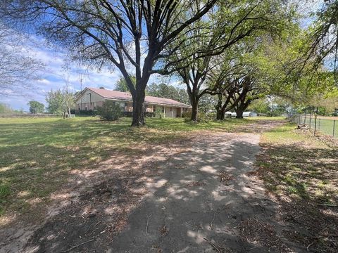Homes For Sale - 225 Cr 2091<br/> Carthage, TX 75633