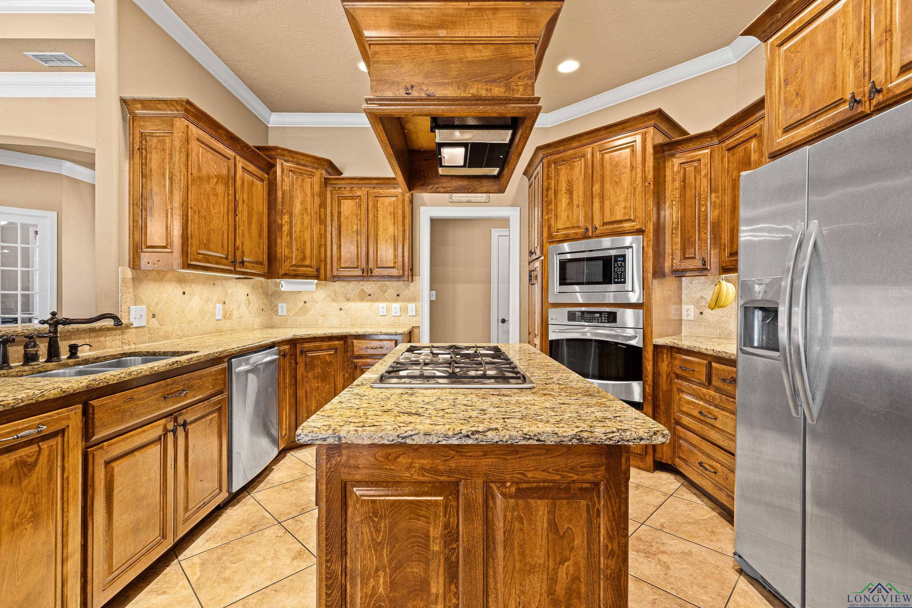 230 Ashbriar Ln, Longview, Texas image 23