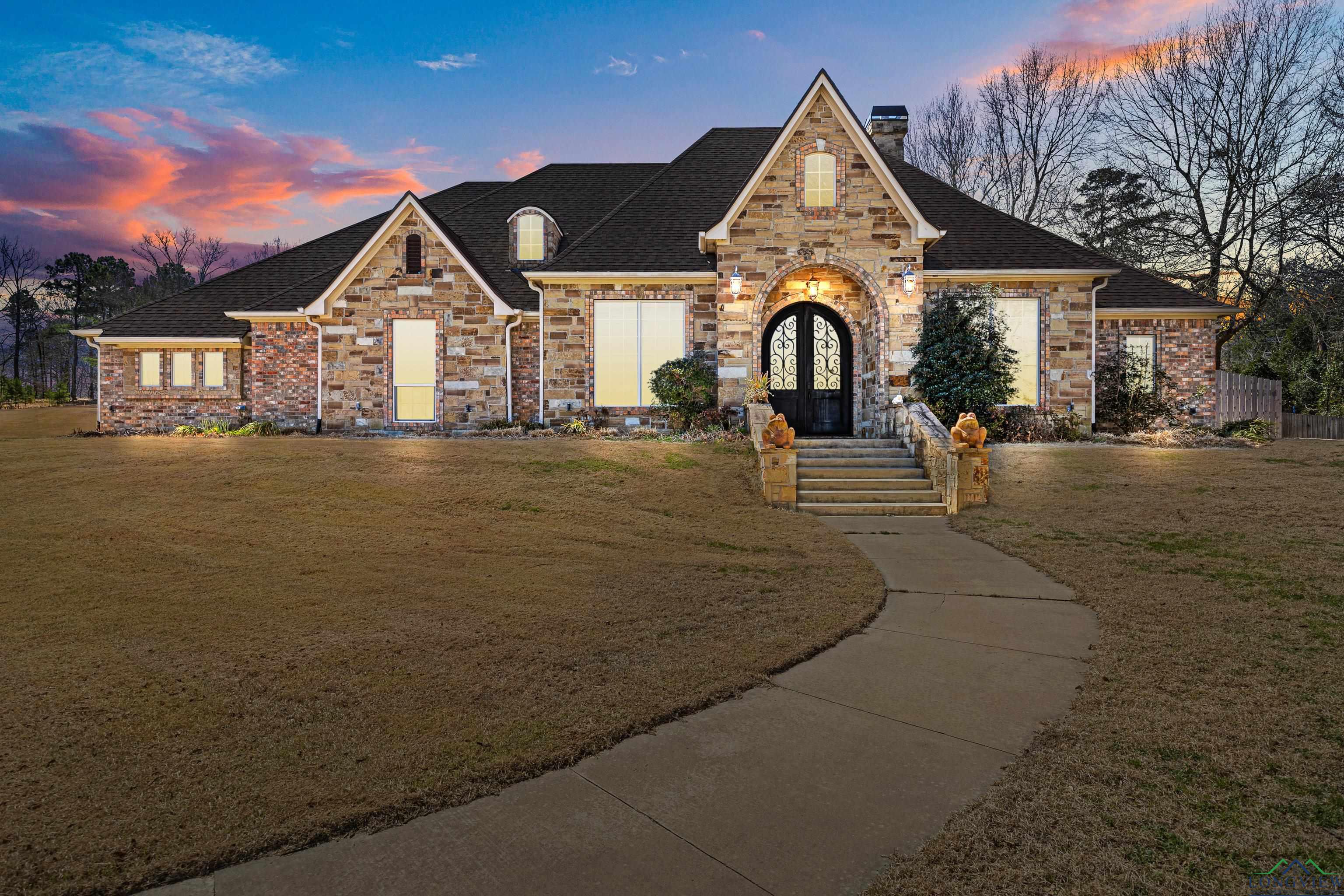 230 Ashbriar Ln, Longview, Texas image 3