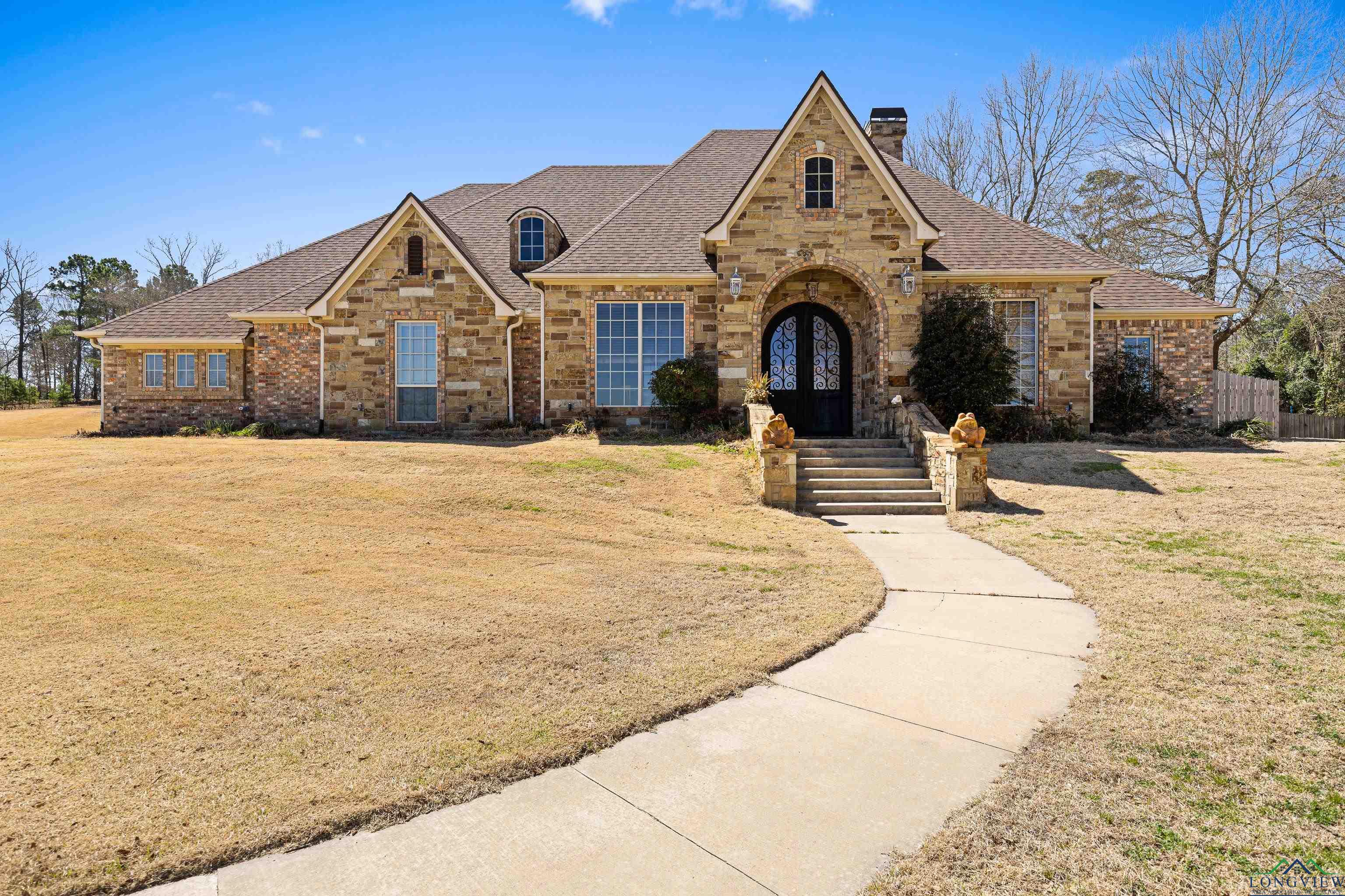 230 Ashbriar Ln, Longview, Texas image 1