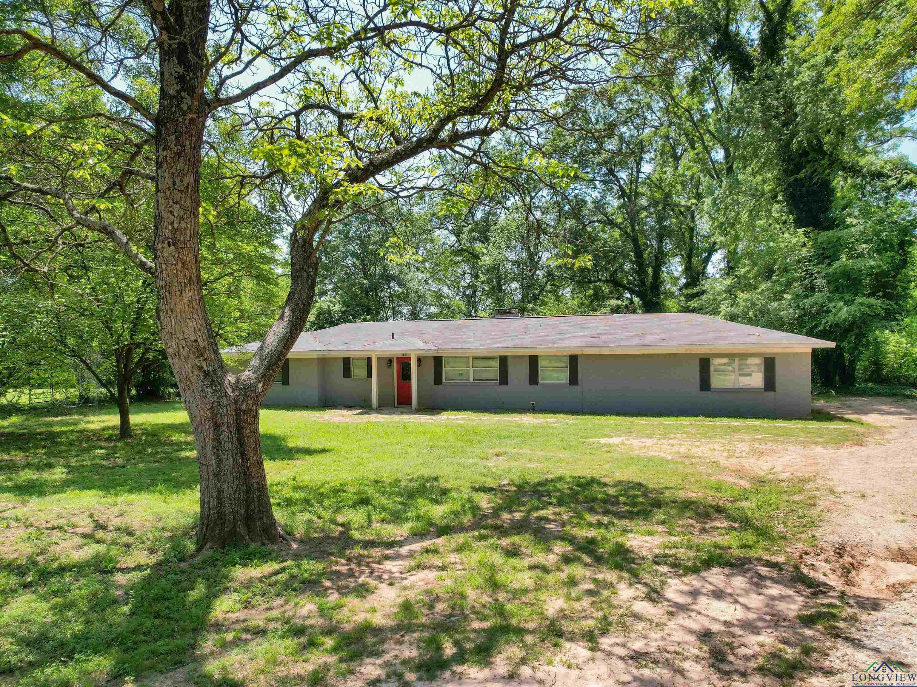 1137 Fm 2985, Hughes Springs, Texas image 1