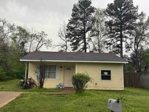 Homes For Sale - 419 Godfrey St<br/> Gladewater, TX 75647
