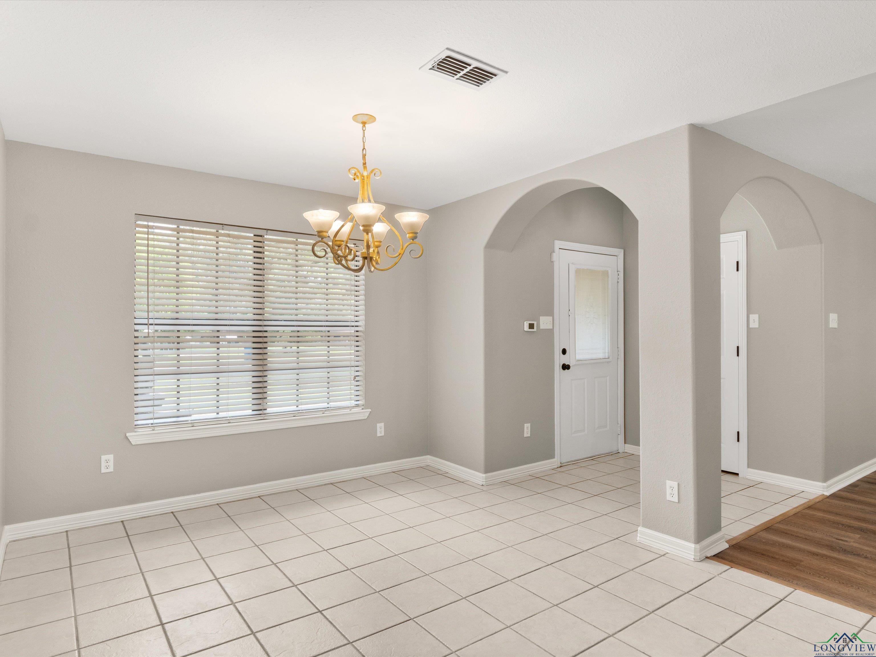 2015 W Lake Dr, Gladewater, Texas image 3