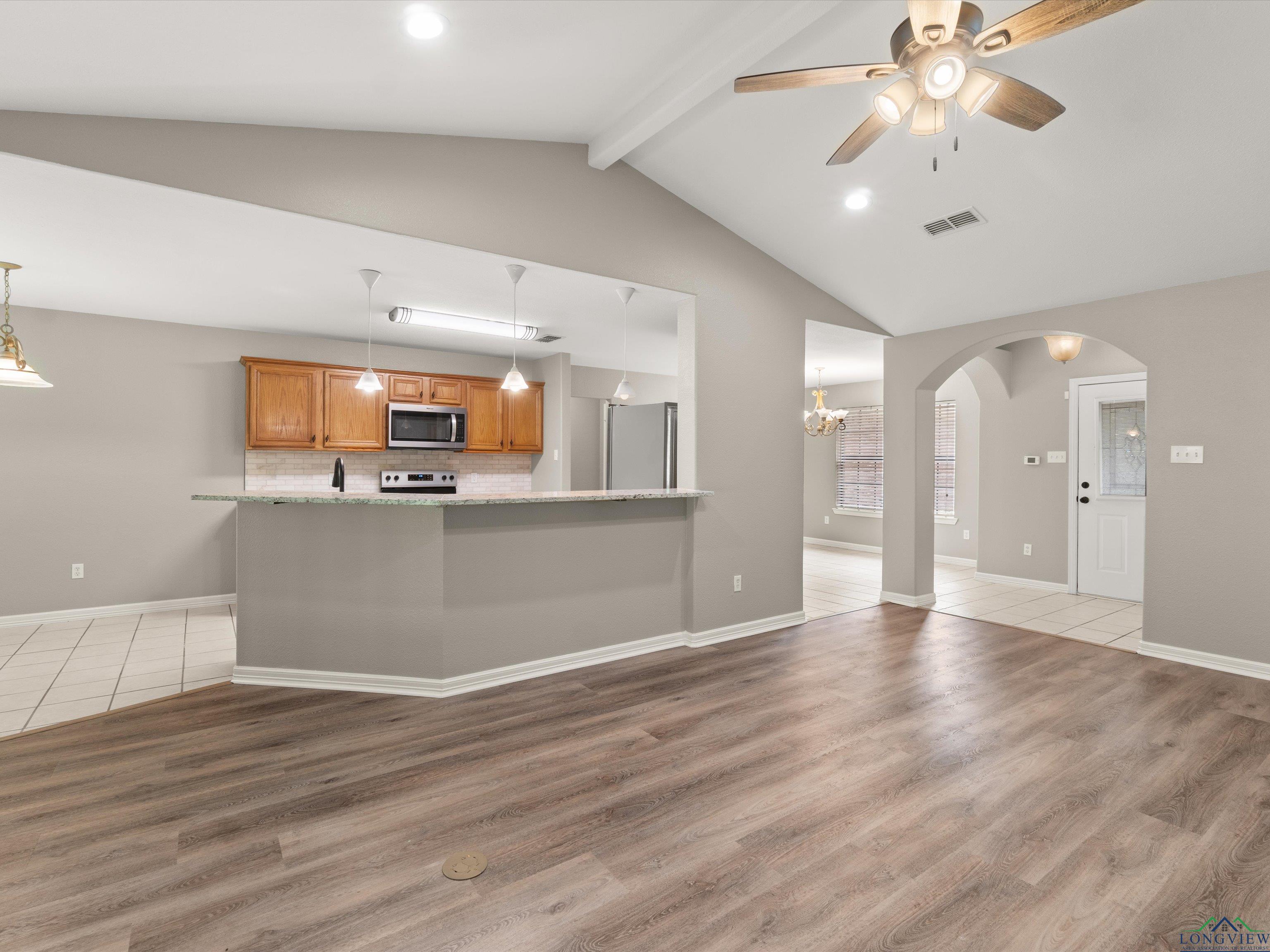 2015 W Lake Dr, Gladewater, Texas image 11
