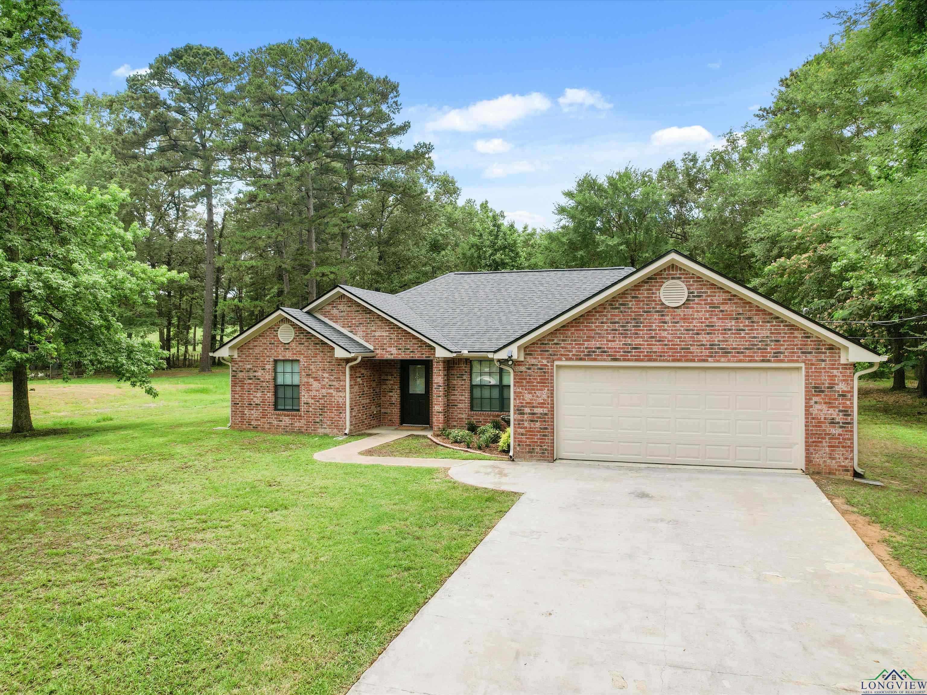 2015 W Lake Dr, Gladewater, Texas image 21