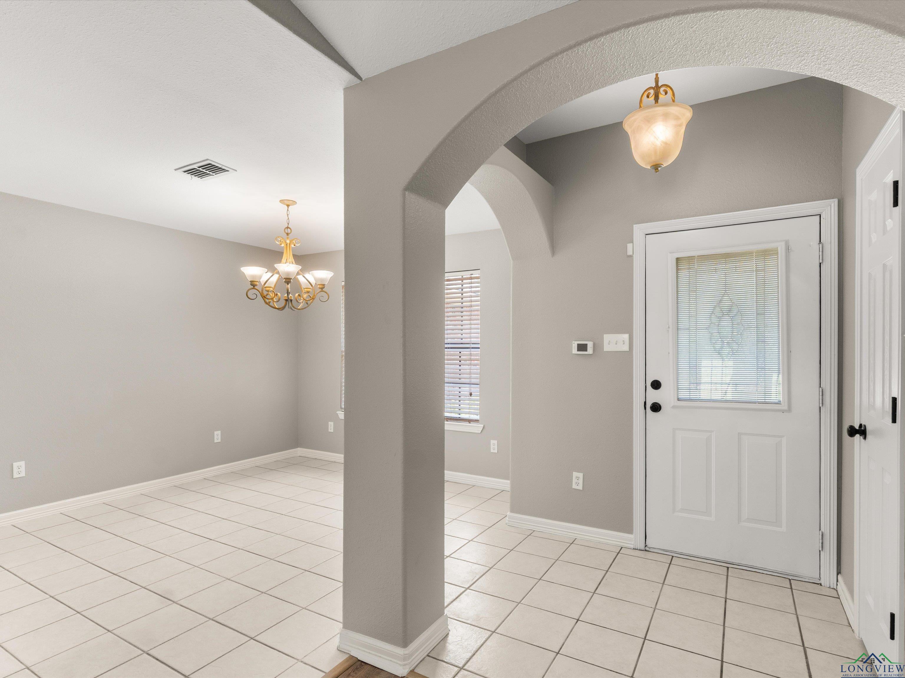 2015 W Lake Dr, Gladewater, Texas image 9