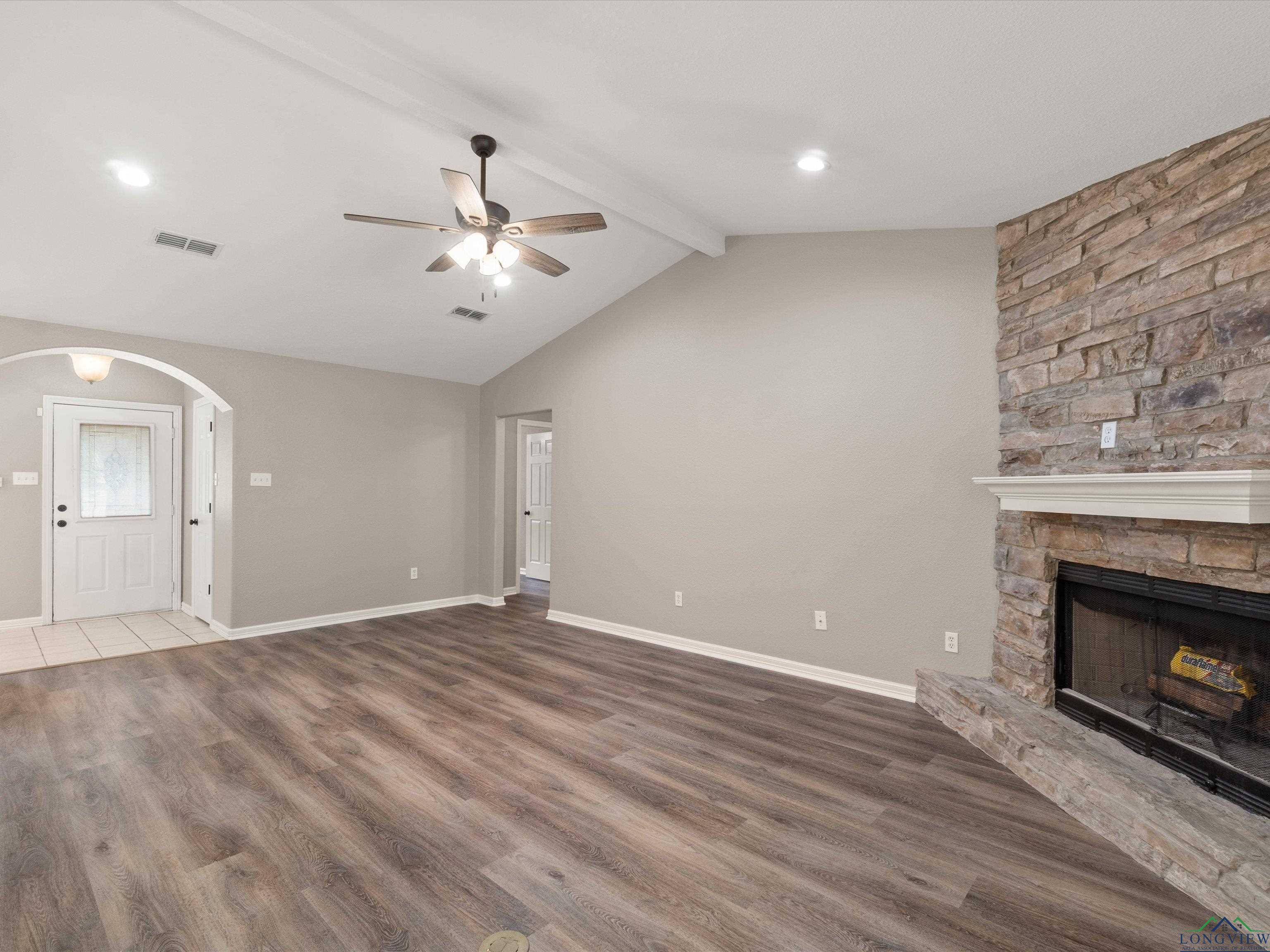 2015 W Lake Dr, Gladewater, Texas image 8