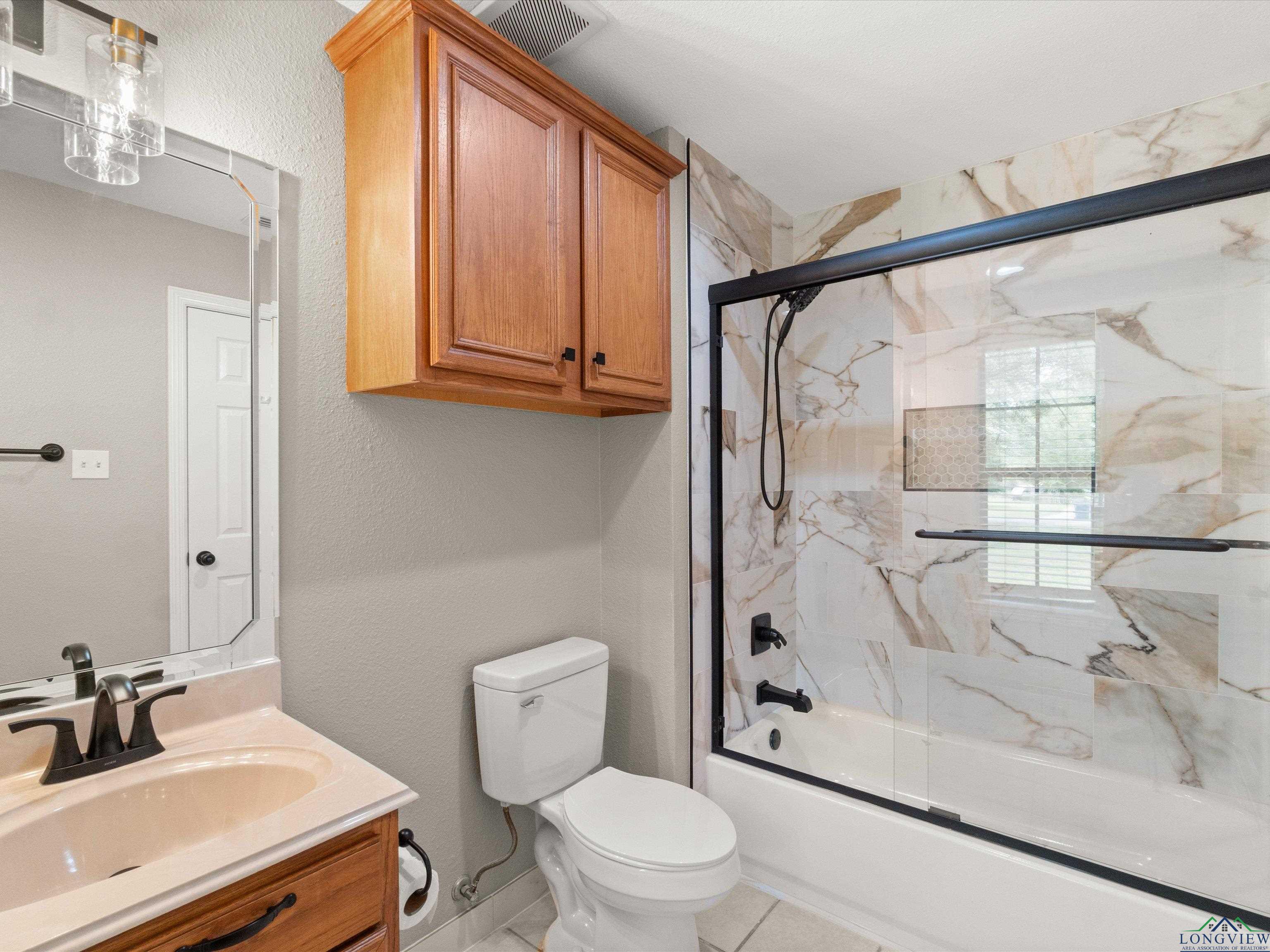 2015 W Lake Dr, Gladewater, Texas image 15