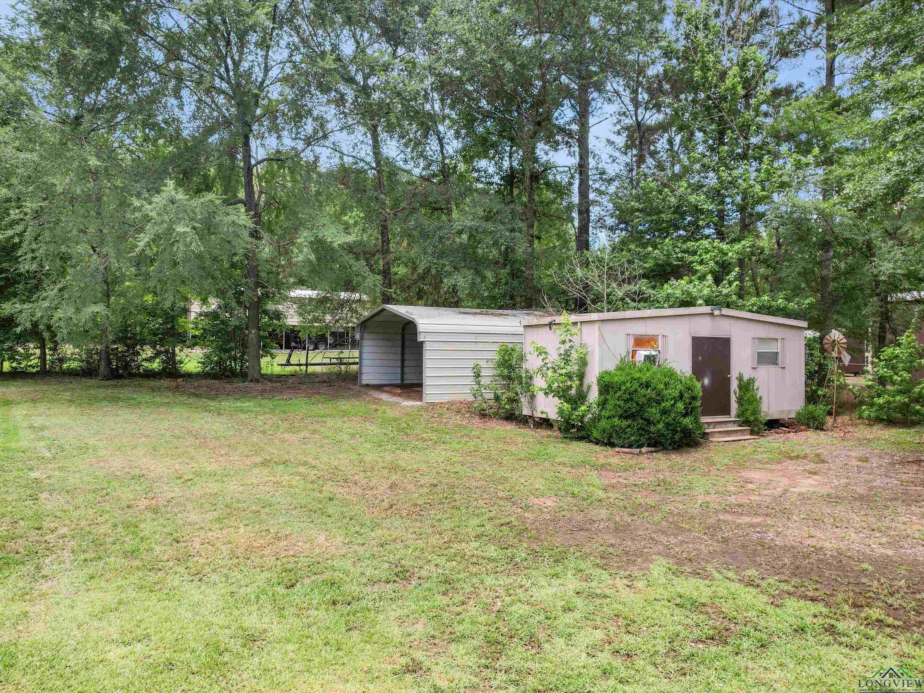 2015 W Lake Dr, Gladewater, Texas image 23