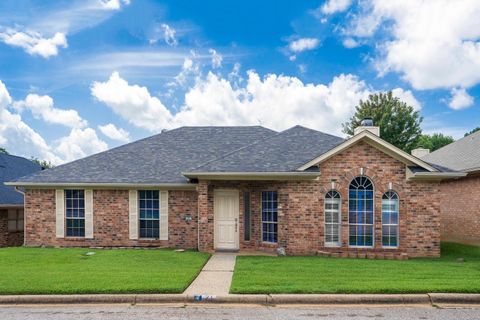 Homes For Sale - 21 Woodland Dr<br/> Longview, TX 75605