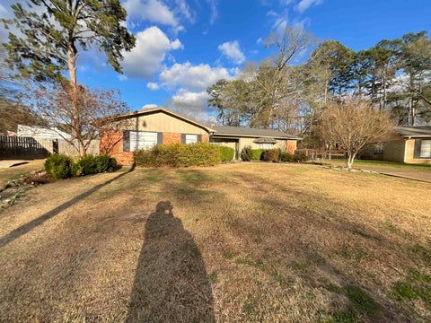 Homes For Sale - 4307 Idylwild Terrace<br/> Marshall, TX 75672