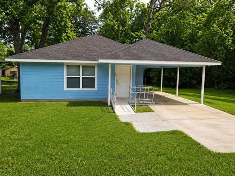 Homes For Sale - 609 Ellington St<br/> Atlanta, TX 75551
