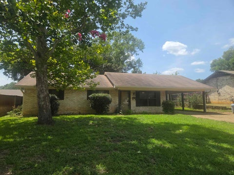 Homes For Sale - 703 Melinda Ln<br/> Longview, TX 75604