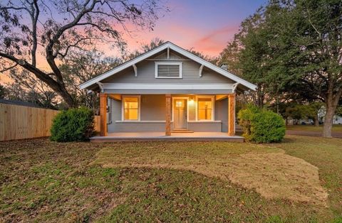 Homes For Sale - 301 S Ponsard St<br/> Troup, TX 75789