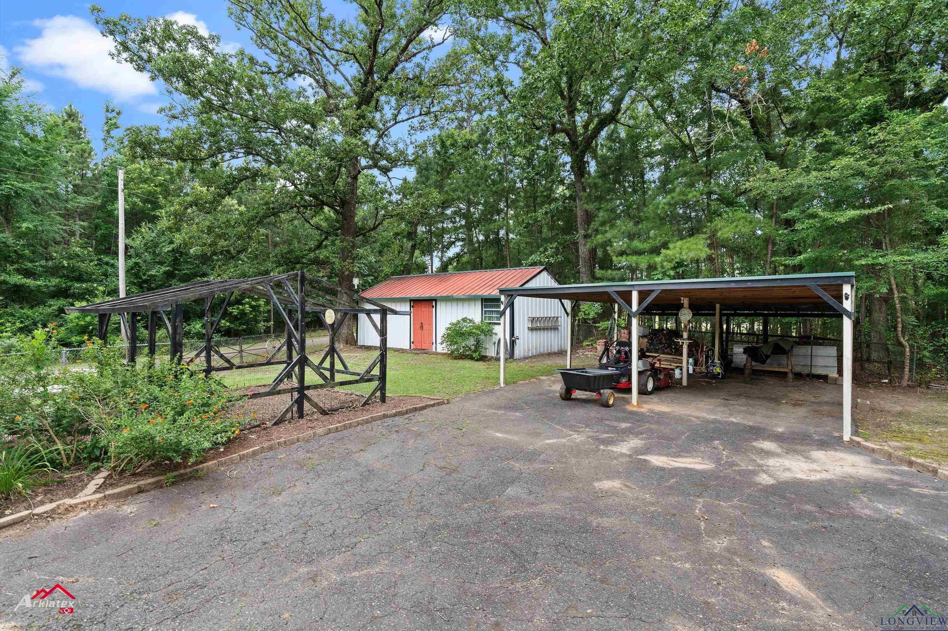 453 Wiggins Road, Karnack, Texas image 23