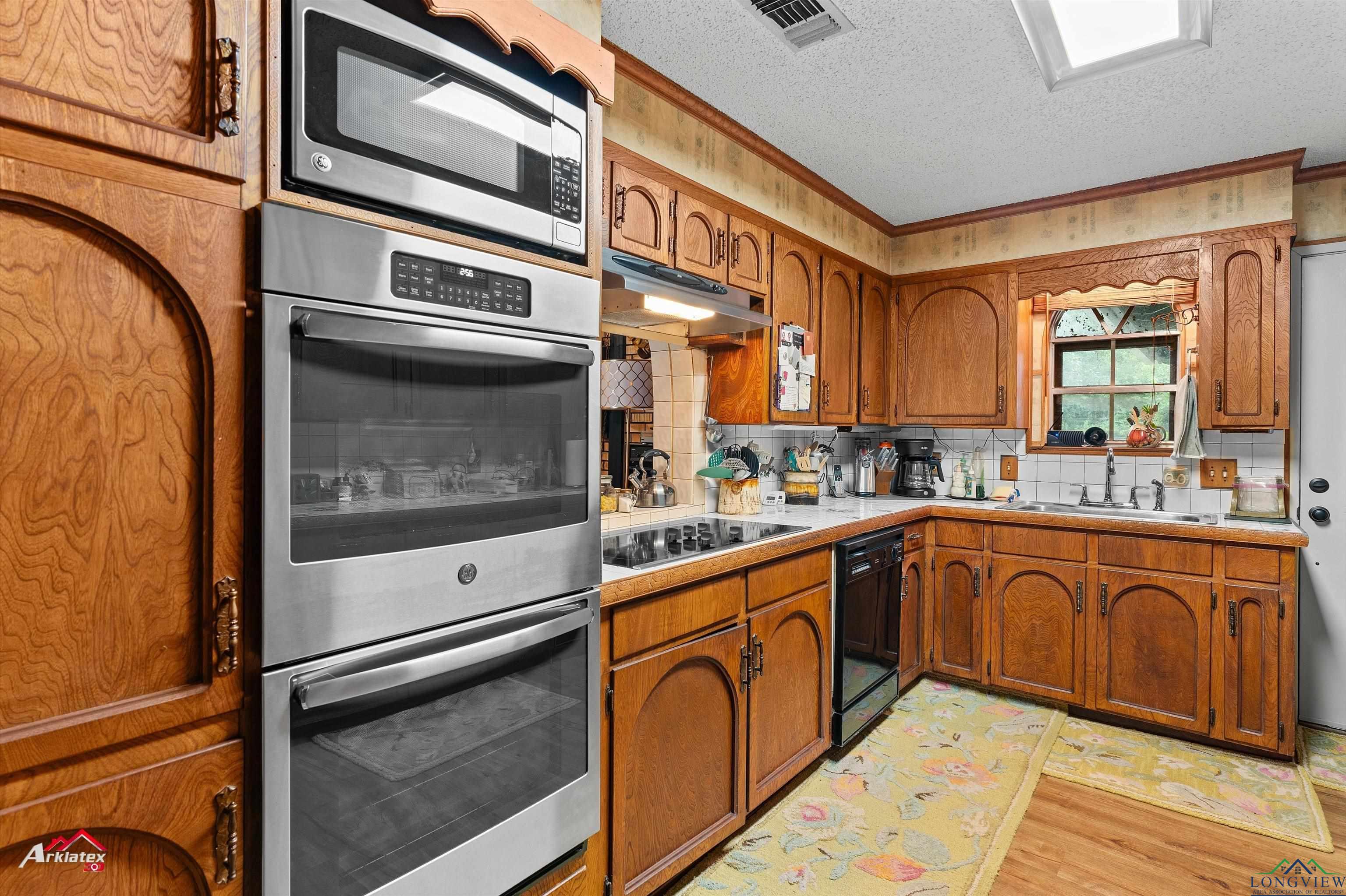 453 Wiggins Road, Karnack, Texas image 2