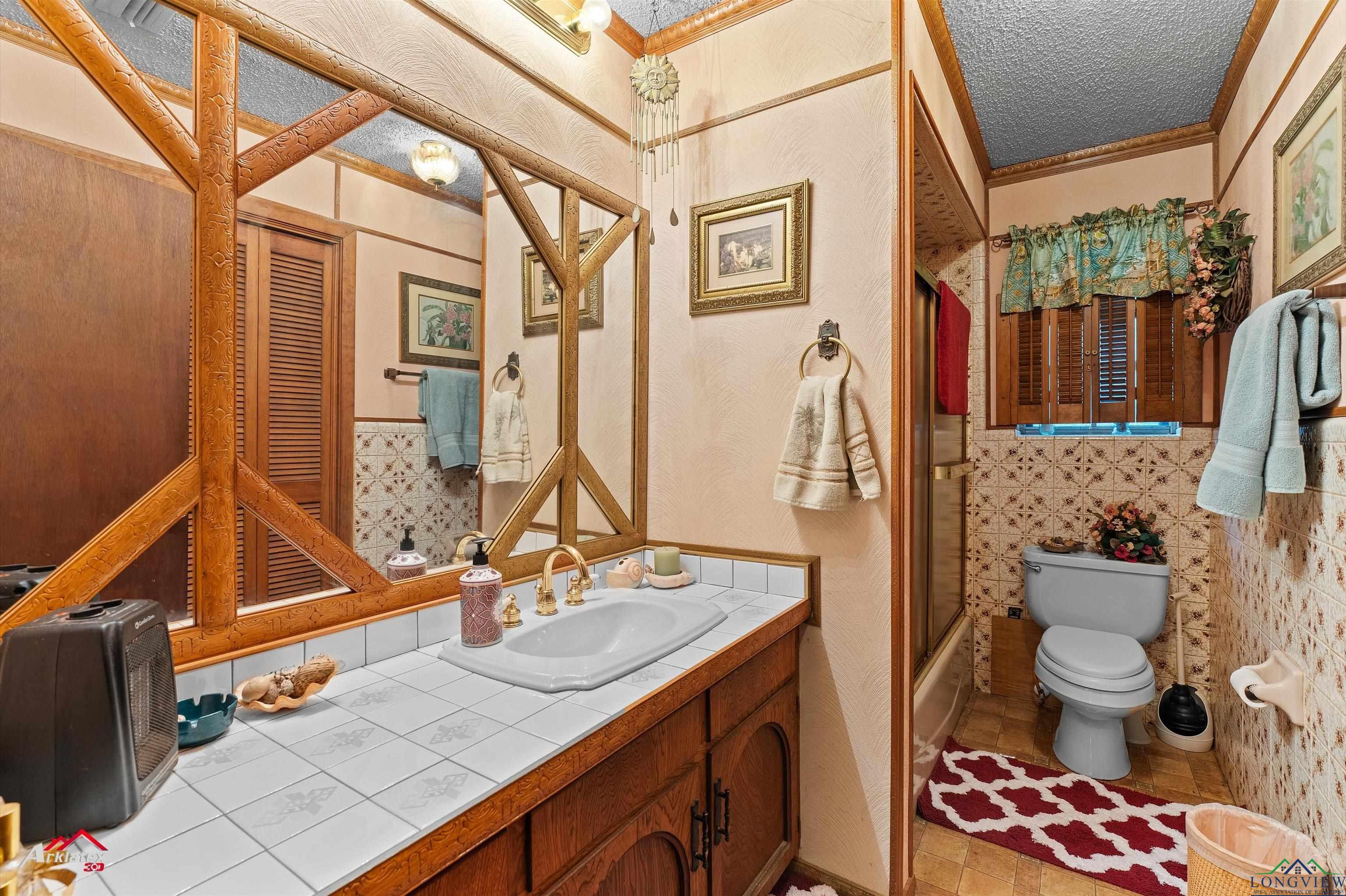453 Wiggins Road, Karnack, Texas image 6
