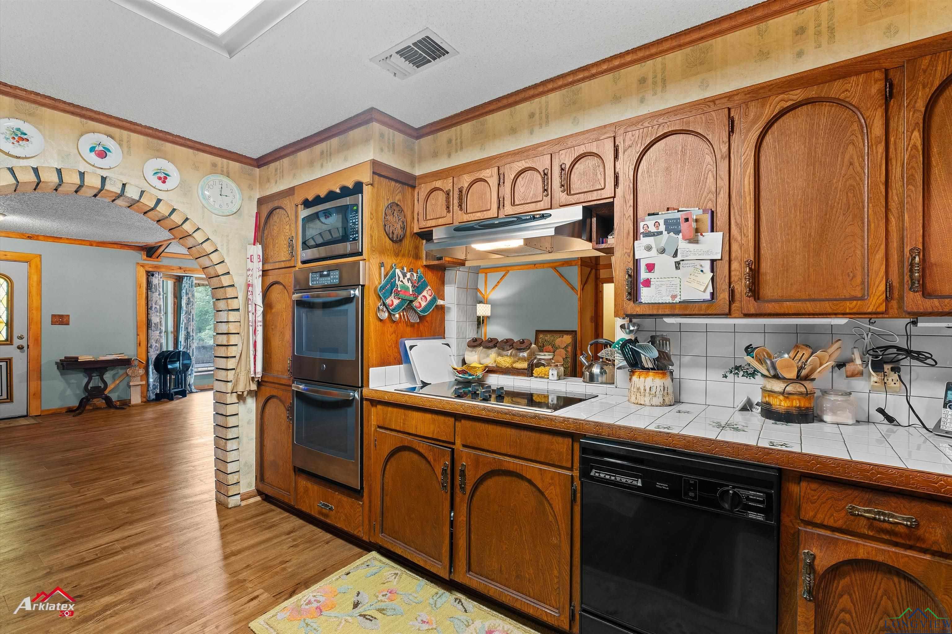 453 Wiggins Road, Karnack, Texas image 4
