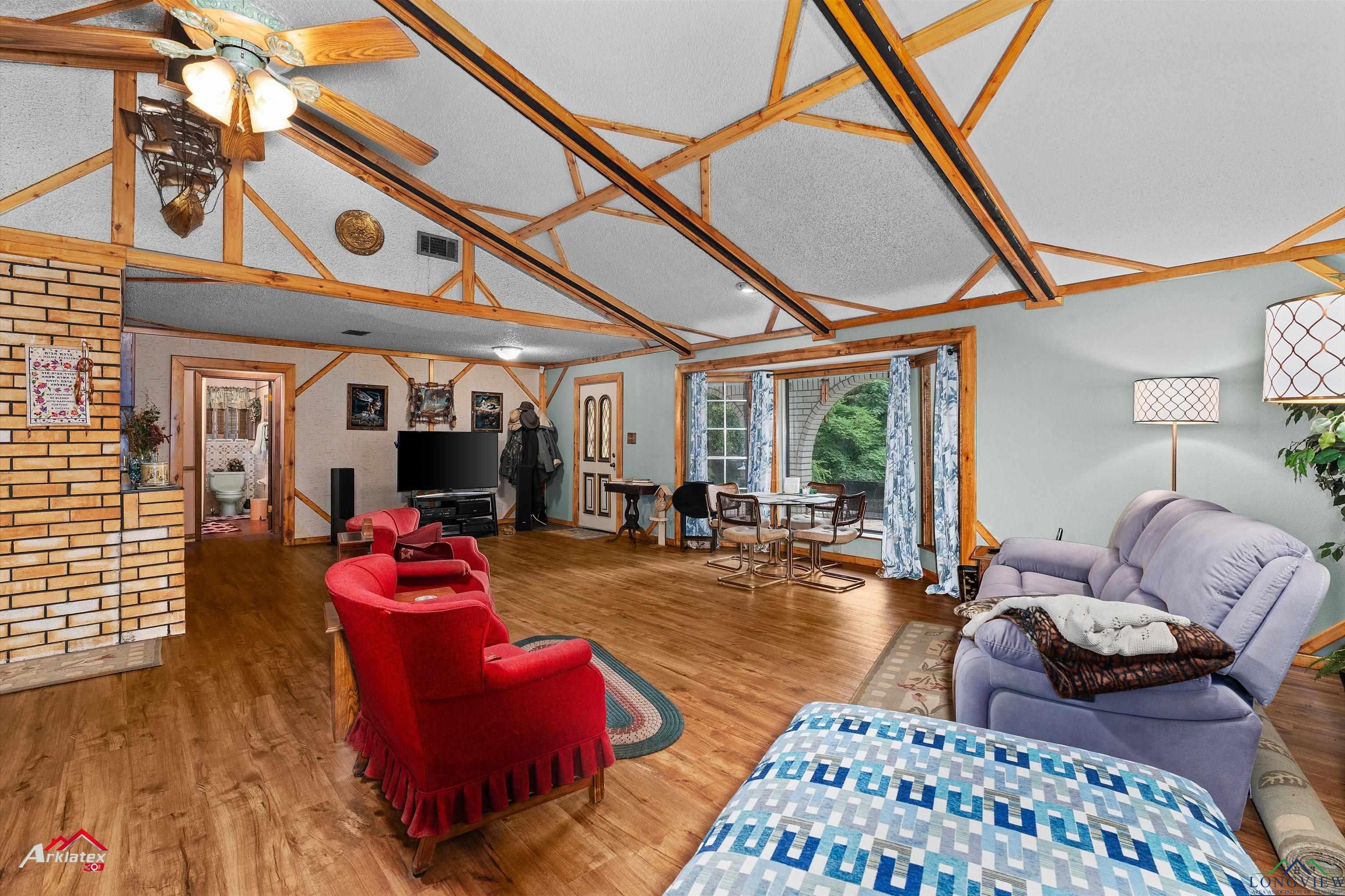 453 Wiggins Road, Karnack, Texas image 12